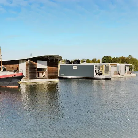 House Boat Vrijthof 보트호텔 마스트리흐트