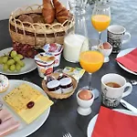 Botel House Boat Vrijthof 4*