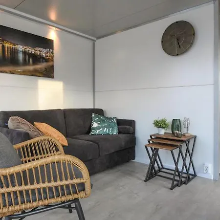 House Boat Vrijthof 4*