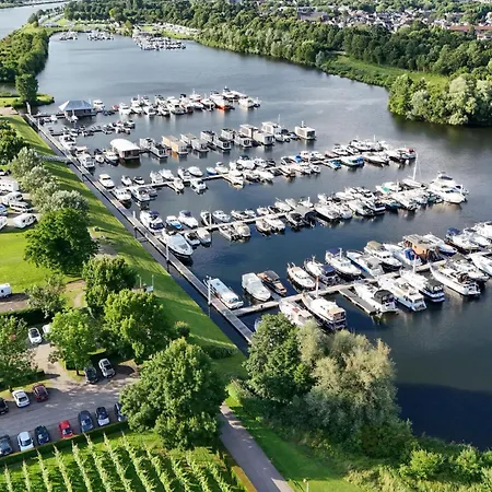 House Boat Vrijthof Botel 4*