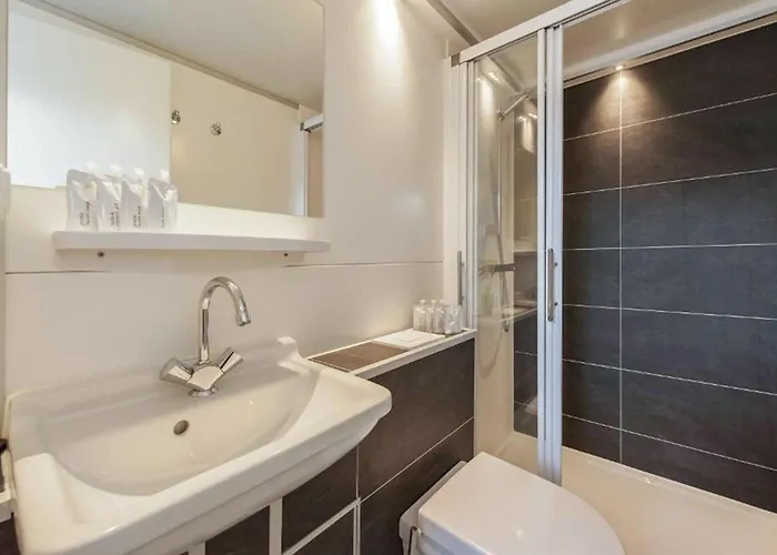 House Boat Vrijthof ספינת מלון 4*