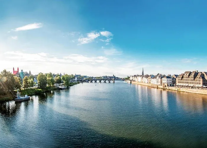 Botel House Boat Vrijthof 4*