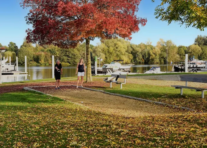 ספינת מלון House Boat Vrijthof מאסטריכט