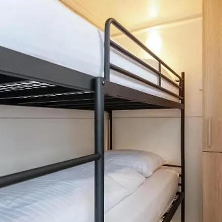 House Boat Vrijthof 4* Маастрихт