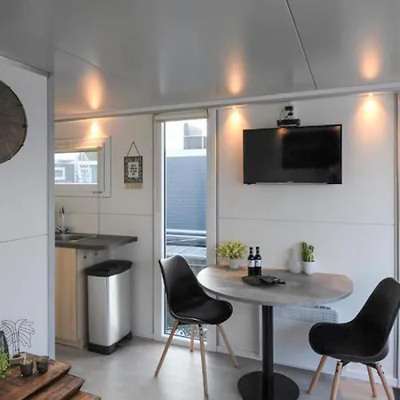 House Boat Vrijthof 4*