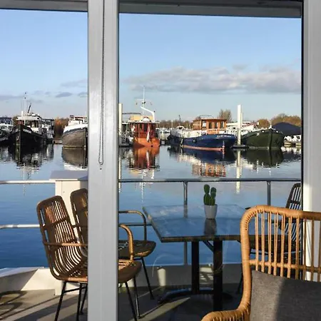 House Boat Vrijthof Ботель Маастрихт