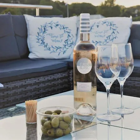 House Boat Vrijthof 4*