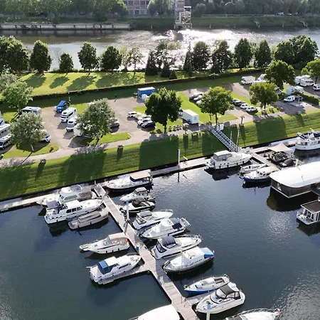 House Boat Vrijthof Ботель