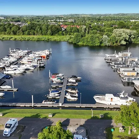 House Boat Vrijthof 4* Маастрихт